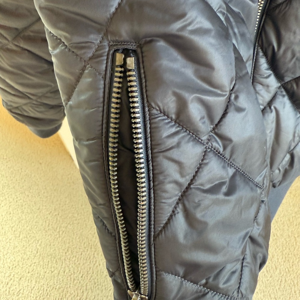 Patagonia W’s Prow Women’s Bomber Jacket Size M, like new. Navy grey. - Picture 5 of 8